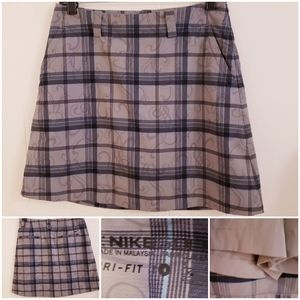 Nike Women Golf Skirt Dri-Fit Skort Size 4 Gray Plaid Shorts under skirt.